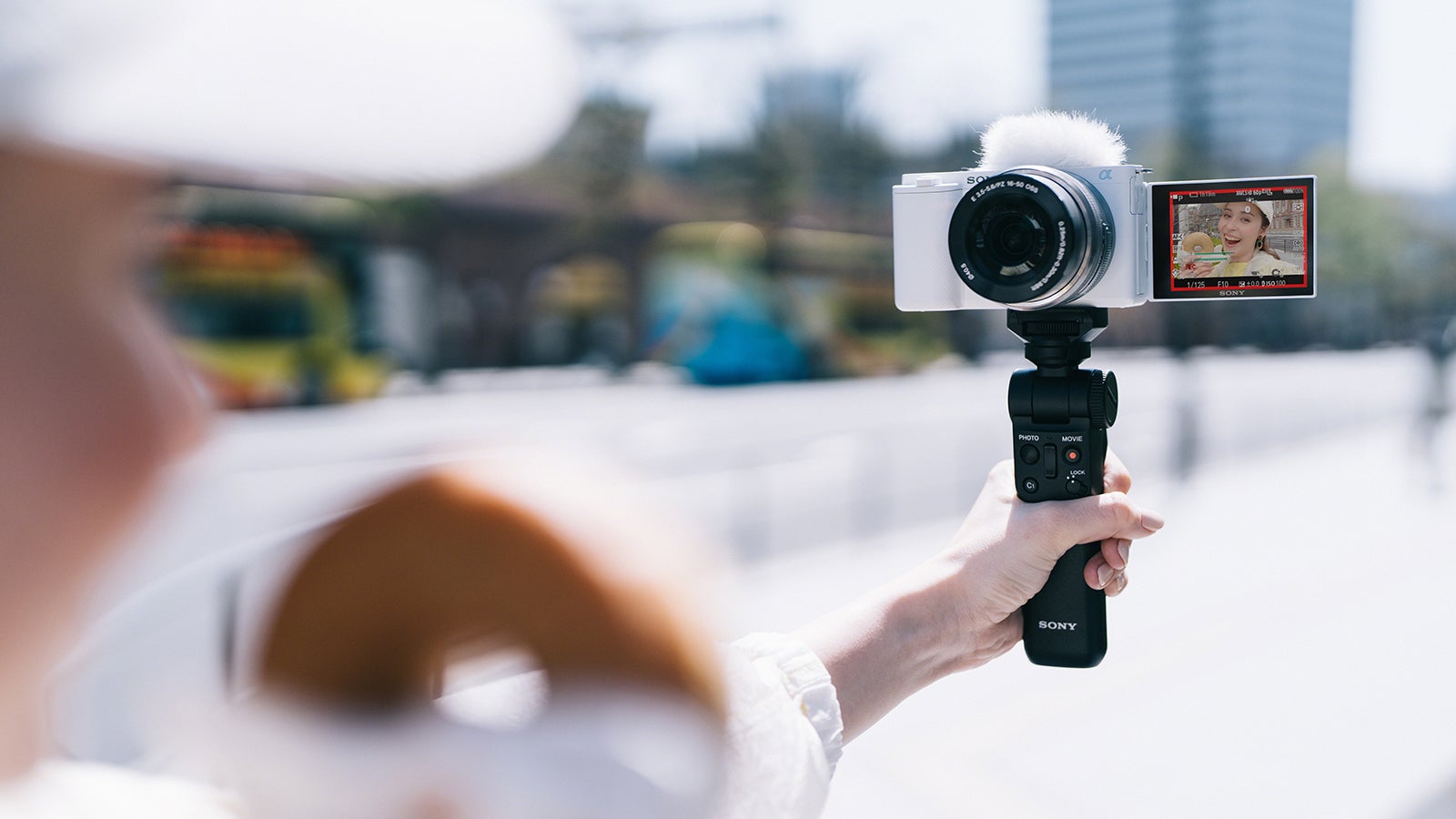 Sony Releases Interchangeable-Lens Vlog Camera ZV-E10 for Vloggers -  Newsshooter